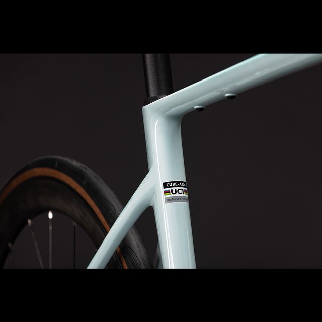 CUBE Attain C:62 Race 2027 maantiepyörä